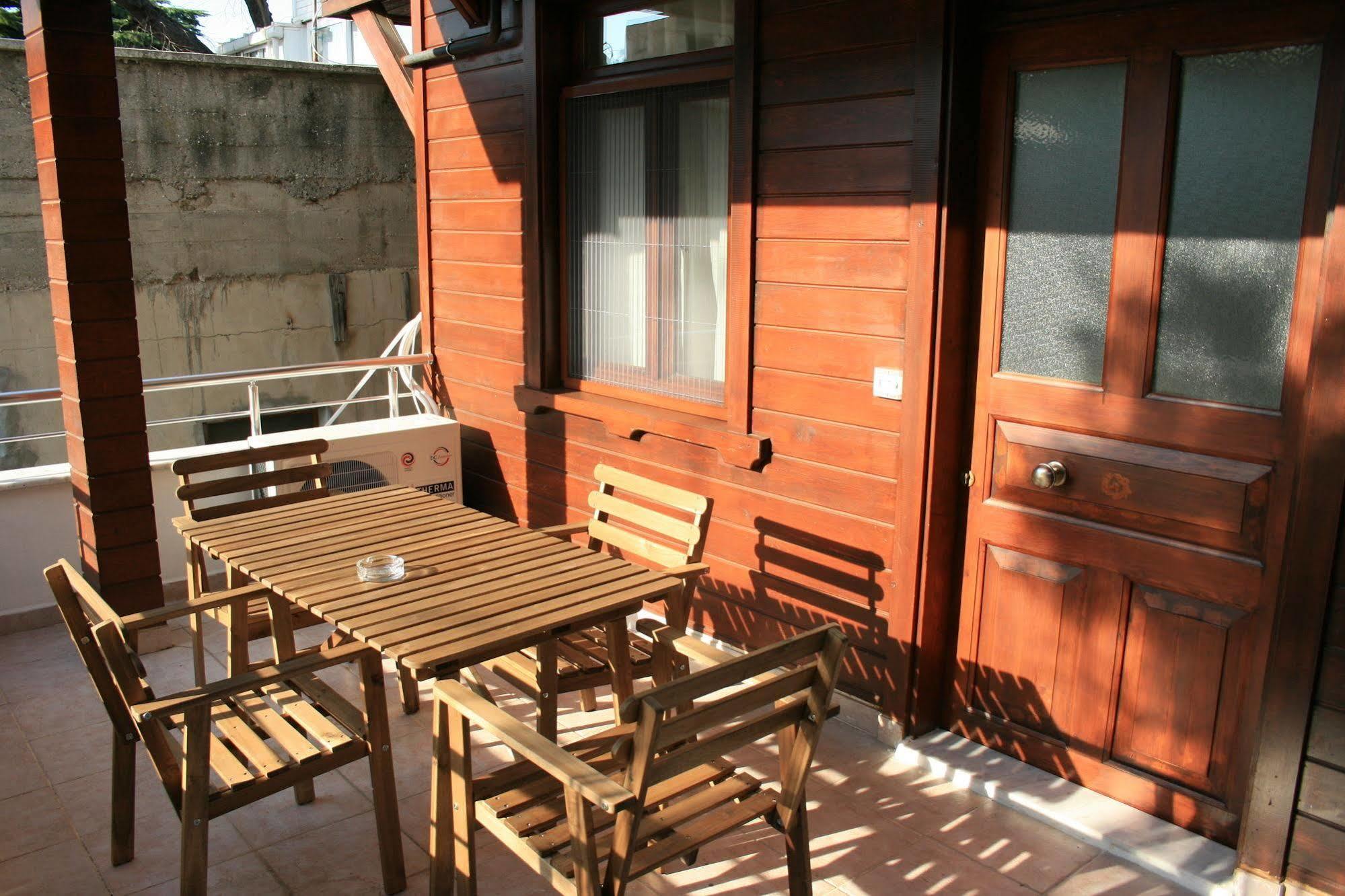 Buyukada Apart Hotel - Sehbal Prinseneilanden Buitenkant foto